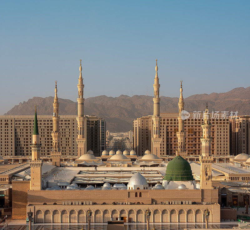 麦地那先知清真寺(Al-Masjid an-Nabawi